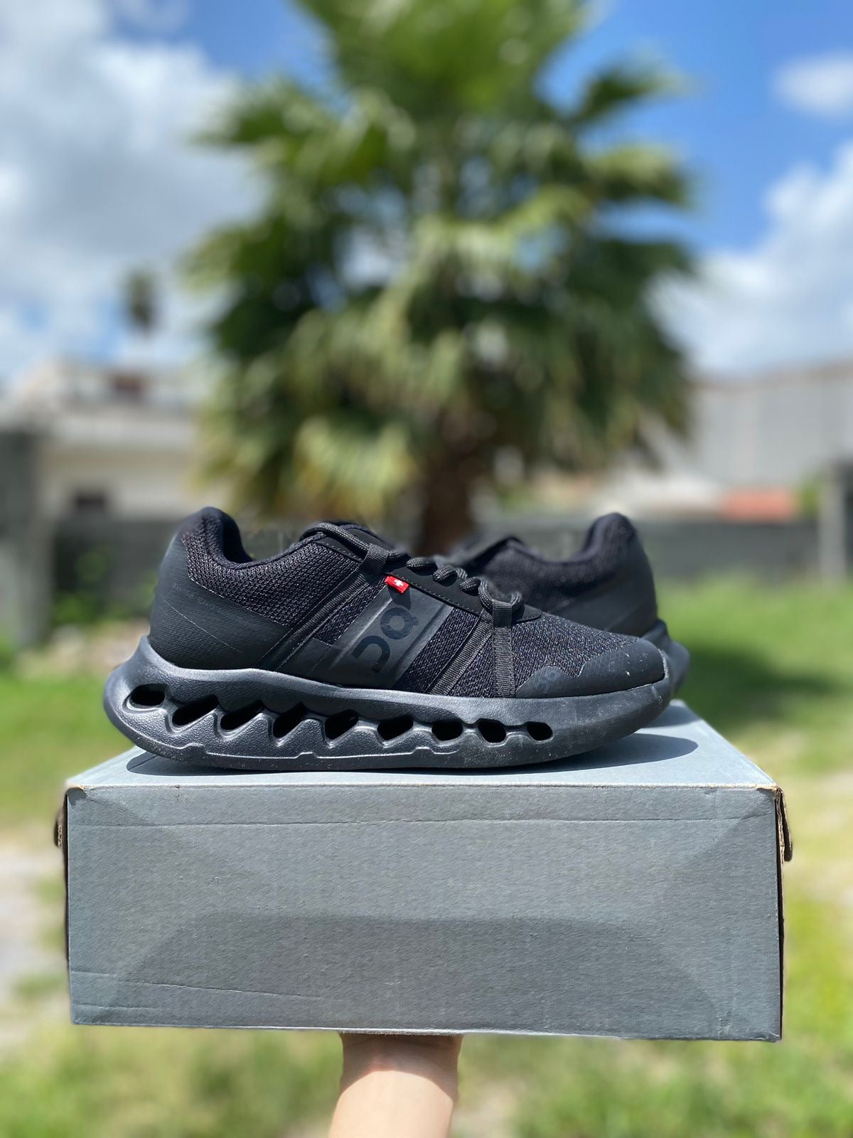 On cloud negro caballero